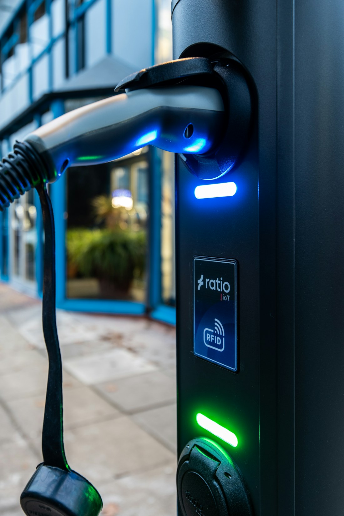 Electric vehicle connected to a home charging station